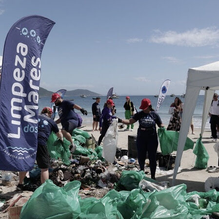 Projeto Limpeza dos Mares já removeu mais de 177 toneladas de resíduos de mares e encostas com apoio do Fort Atacadista – Foto ACATMAR